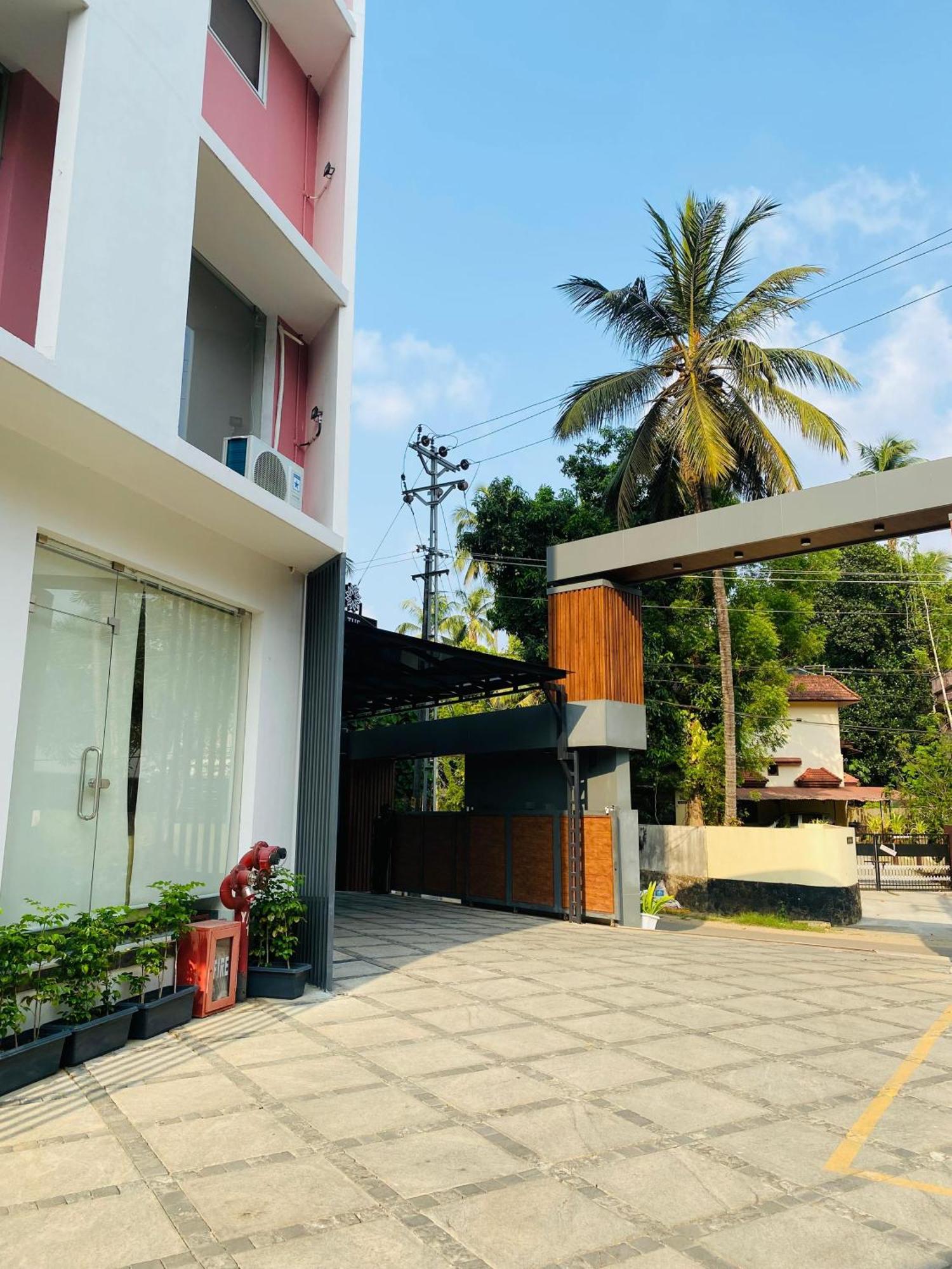 The Habitat Suites Гуруваюр Экстерьер фото