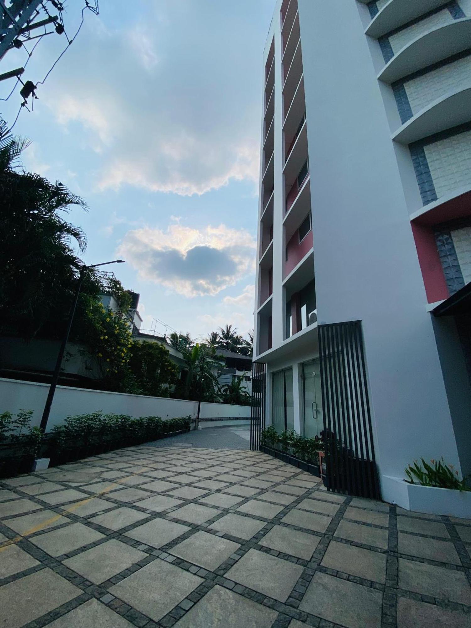 The Habitat Suites Гуруваюр Экстерьер фото