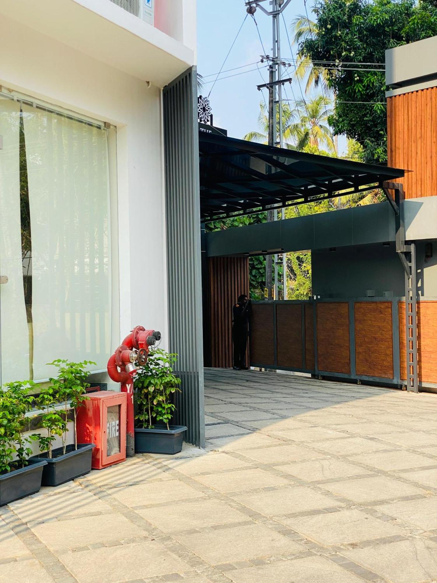 The Habitat Suites Гуруваюр Экстерьер фото