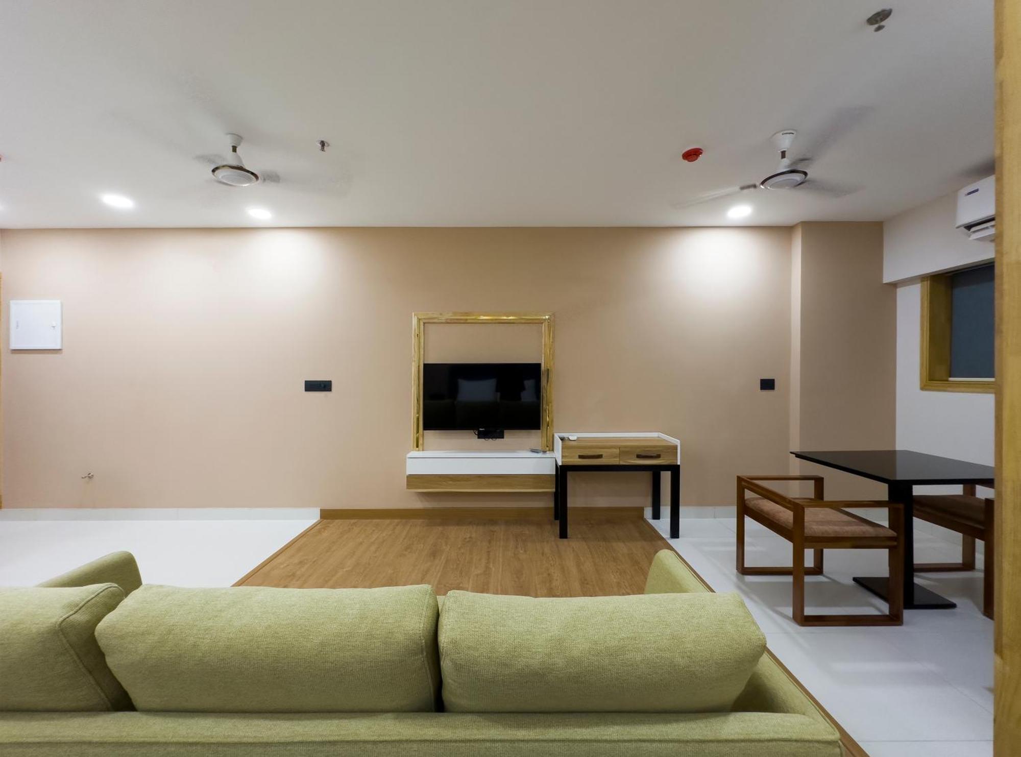 The Habitat Suites Гуруваюр Экстерьер фото